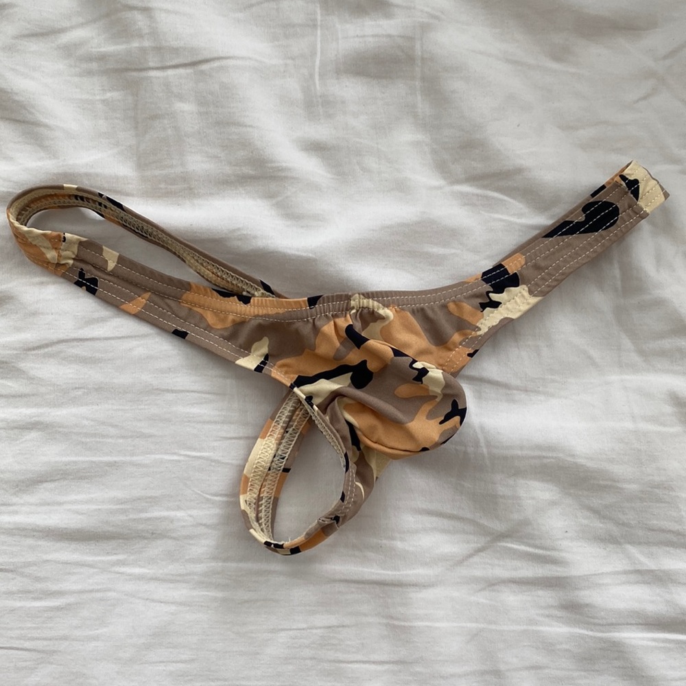Fun camo thong